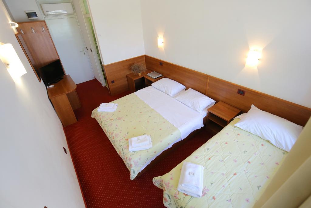 Hotel Luka Luka  Εξωτερικό φωτογραφία