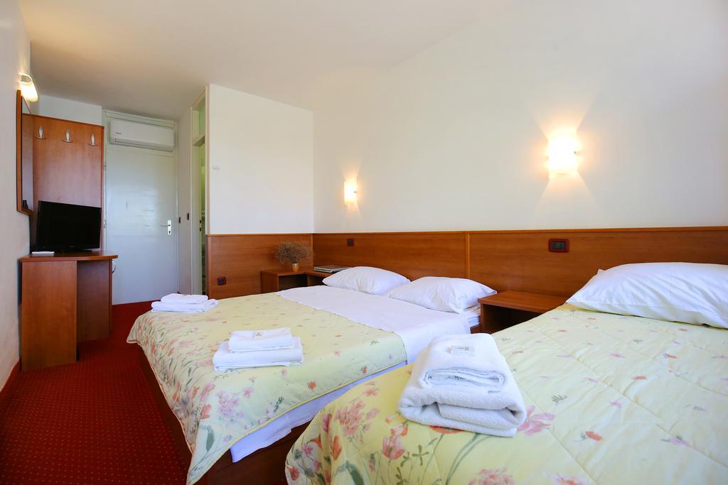 Hotel Luka Luka  Εξωτερικό φωτογραφία