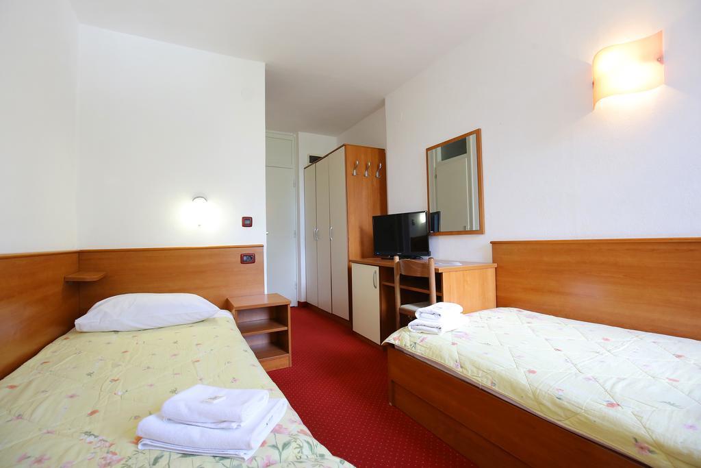 Hotel Luka Luka  Εξωτερικό φωτογραφία